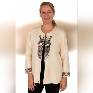 Nice wool vest fit medium 2/22 $ on selected item